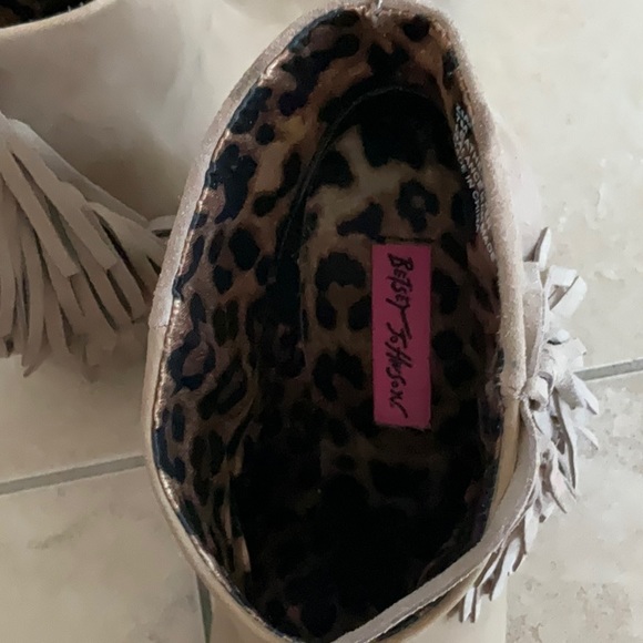 Brand new booties - Picture 2 of 4